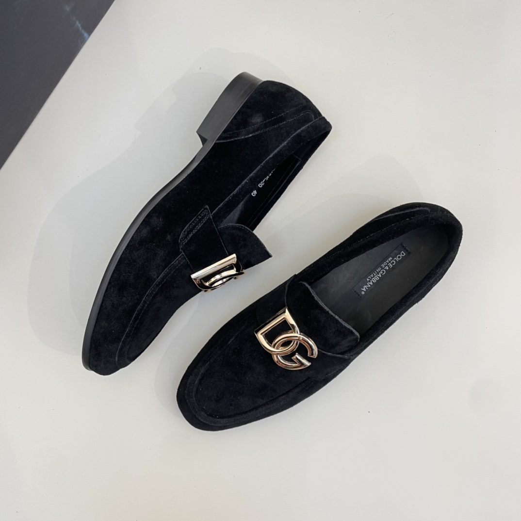 Precio de venta: P220 Forro completo de piel de vacunoMarca: DG* "Dolce & Gabbana*" Zapatos de pielT