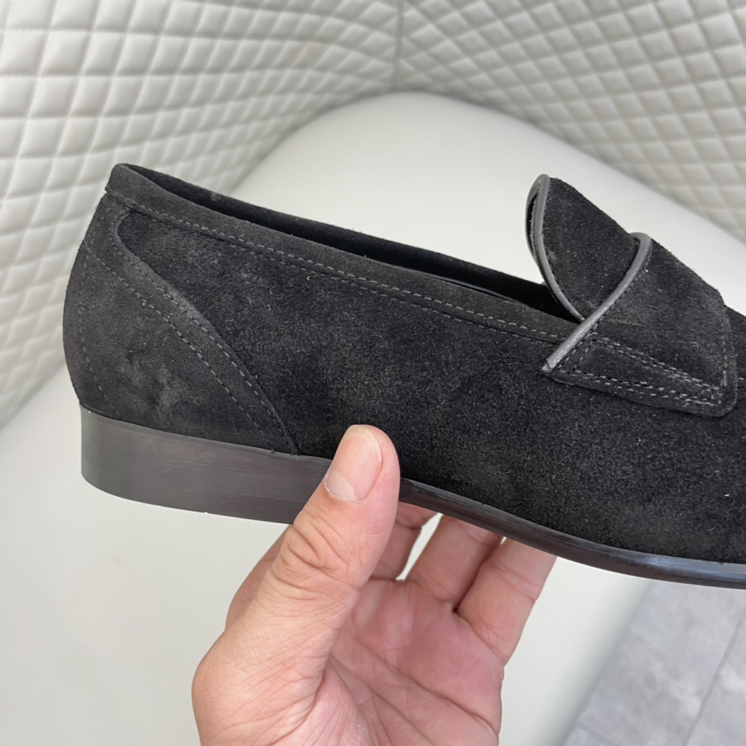 Precio de venta: P220 Forro completo de piel de vacunoMarca: DG* "Dolce & Gabbana*" Zapatos de pielT
