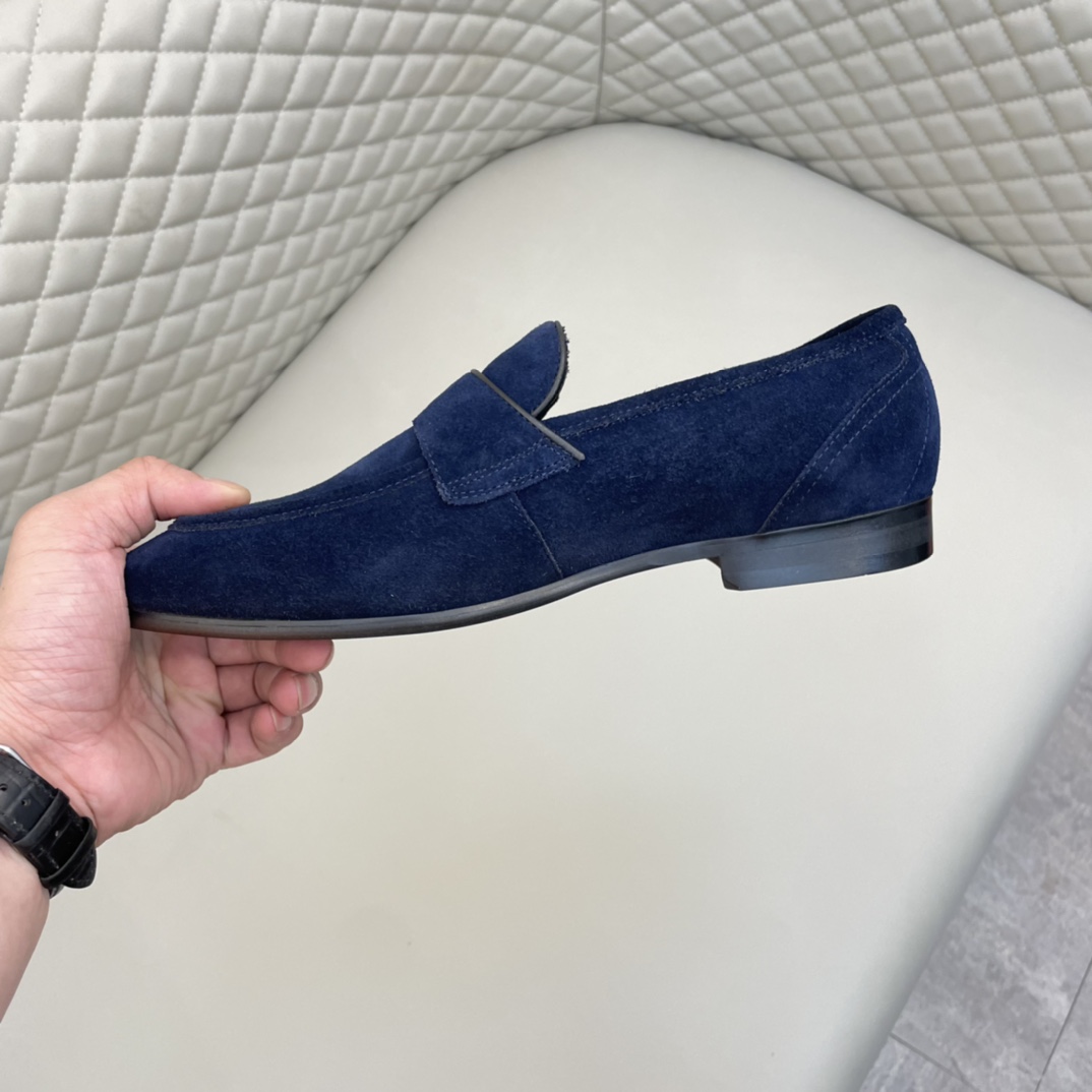 Precio de venta: P220 Forro completo de piel de vacunoMarca: DG* "Dolce & Gabbana*" Zapatos de pielT