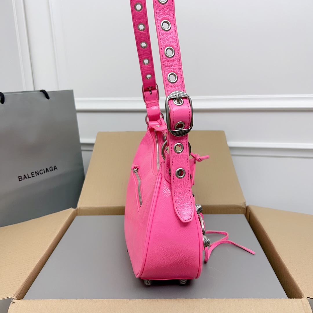 Balenciaga Le Cagole Bike Bag: Retro Boldness with Classic Twist and Modern Details - 图片 3