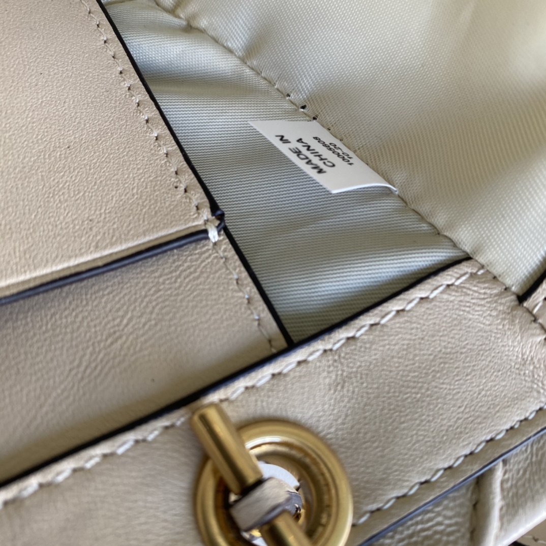 Tory Burch ～TB新款Fleming迷你手拎斜挎包 迷你号 选用柔软羊皮精心打造 焕新融入菱形褶饰