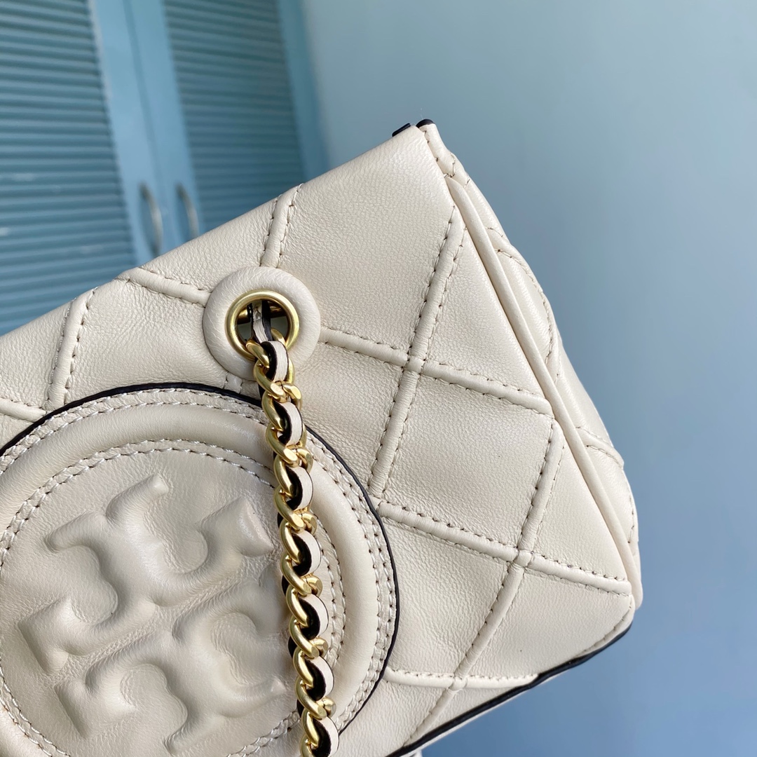 Tory Burch ～TB新款Fleming迷你手拎斜挎包 迷你号 选用柔软羊皮精心打造 焕新融入菱形褶饰