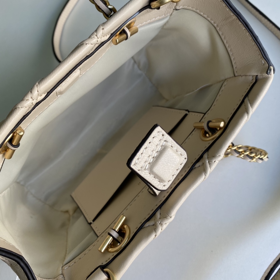 Tory Burch ～TB新款Fleming迷你手拎斜挎包 迷你号 选用柔软羊皮精心打造 焕新融入菱形褶饰
