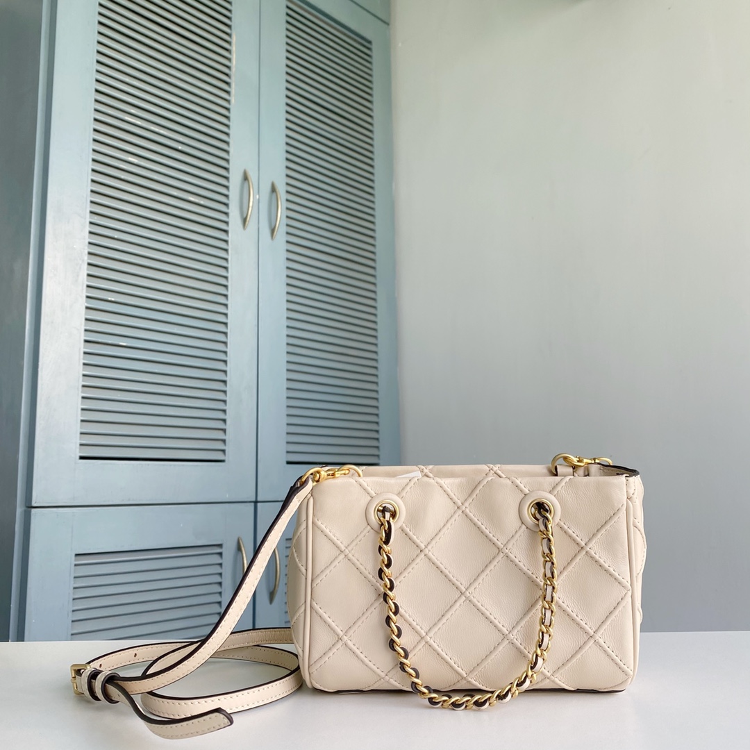 Tory Burch ～TB新款Fleming迷你手拎斜挎包 迷你号 选用柔软羊皮精心打造 焕新融入菱形褶饰