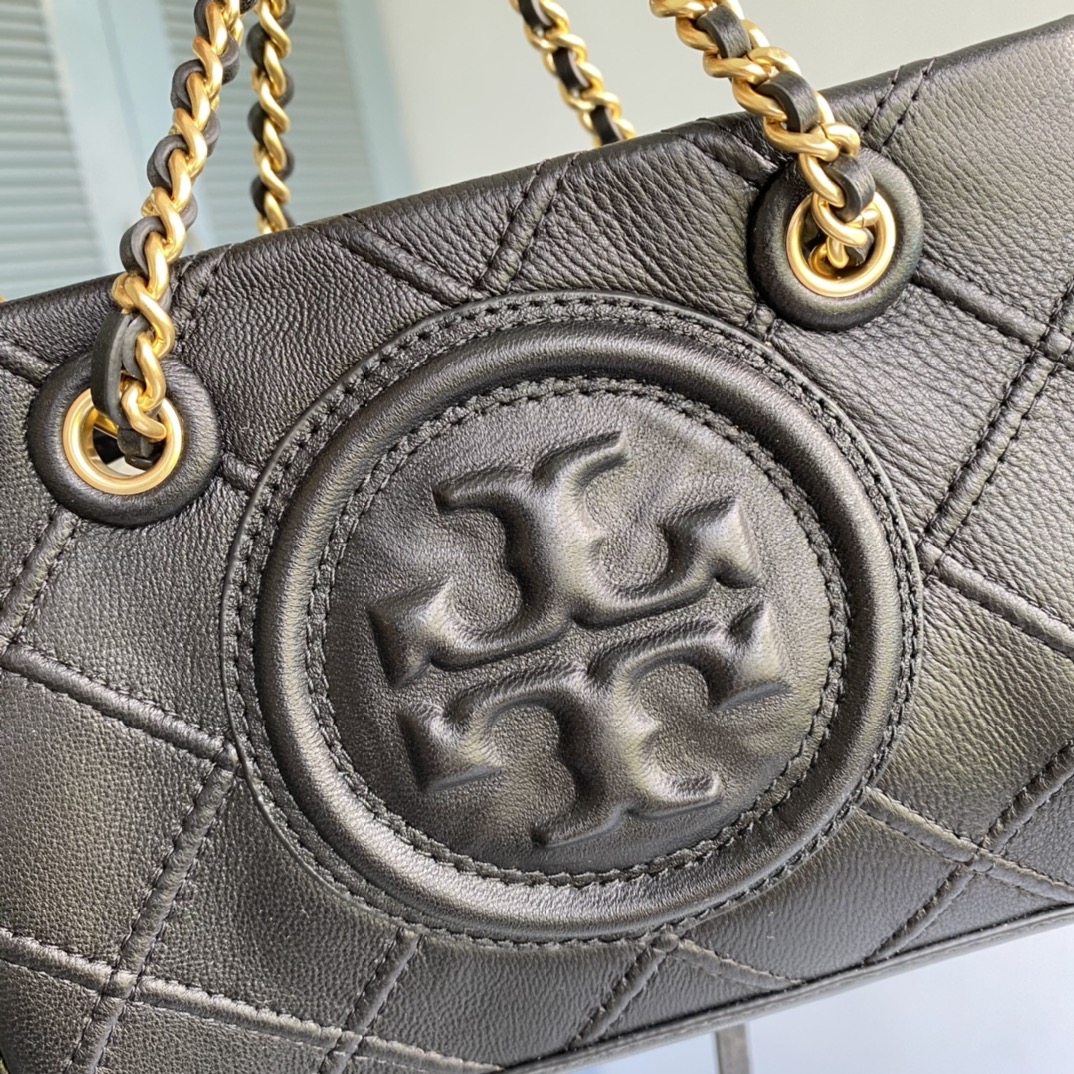 Tory Burch ～TB新款Fleming迷你手拎斜挎包 迷你号 选用柔软羊皮精心打造 焕新融入菱形褶饰