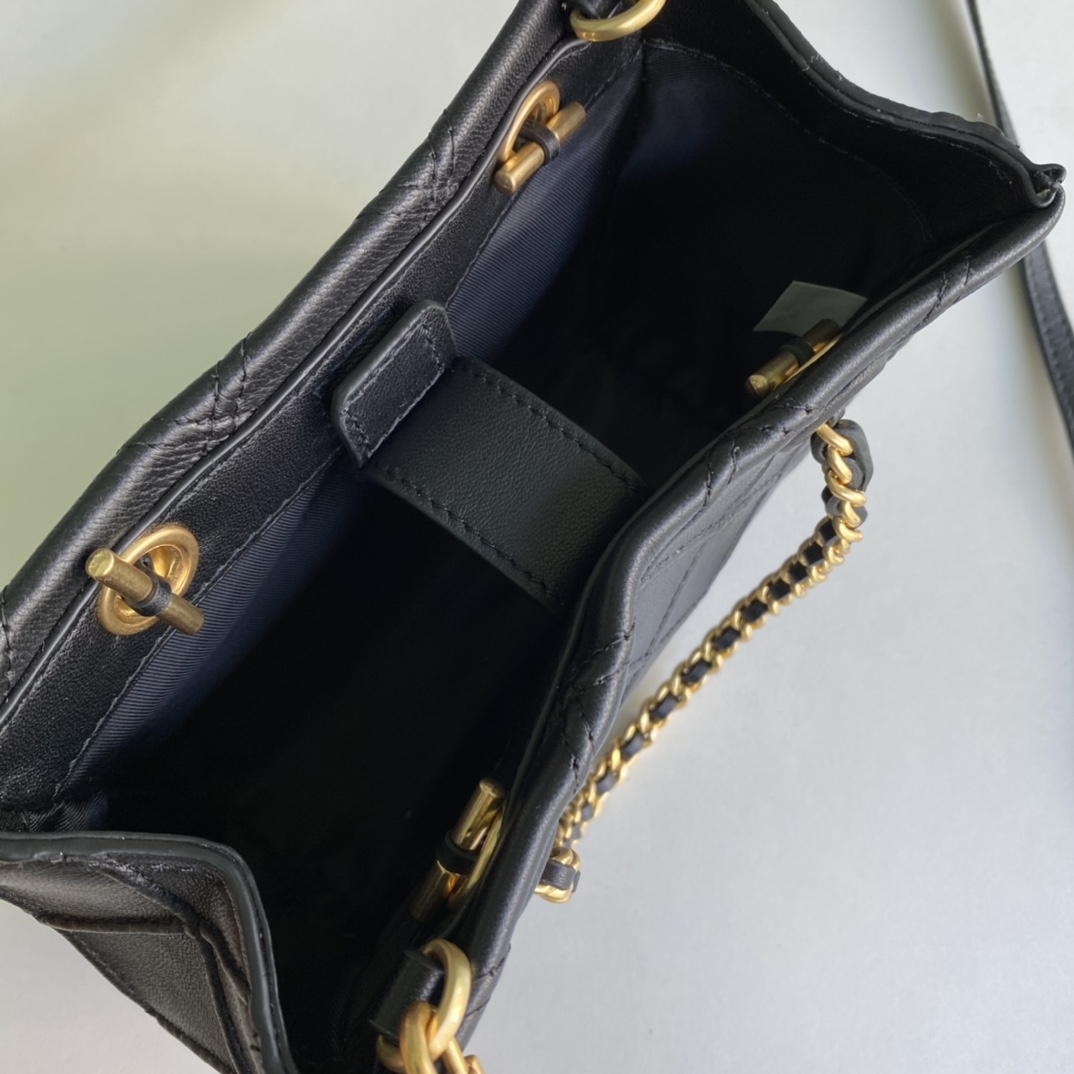 Tory Burch ～TB新款Fleming迷你手拎斜挎包 迷你号 选用柔软羊皮精心打造 焕新融入菱形褶饰