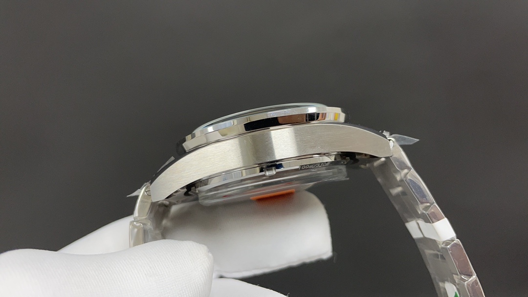 Omega 欧米茄 超霸 白钢黑 9300机