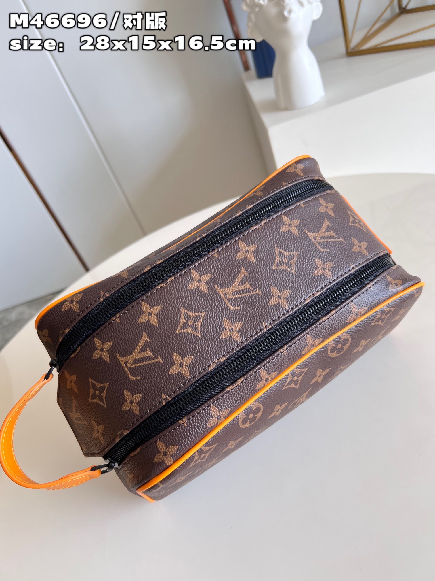 顶级原单M46696/对版本款DoppKit盥洗袋取材MonogramMacassar涂层帆布搭配牛皮革