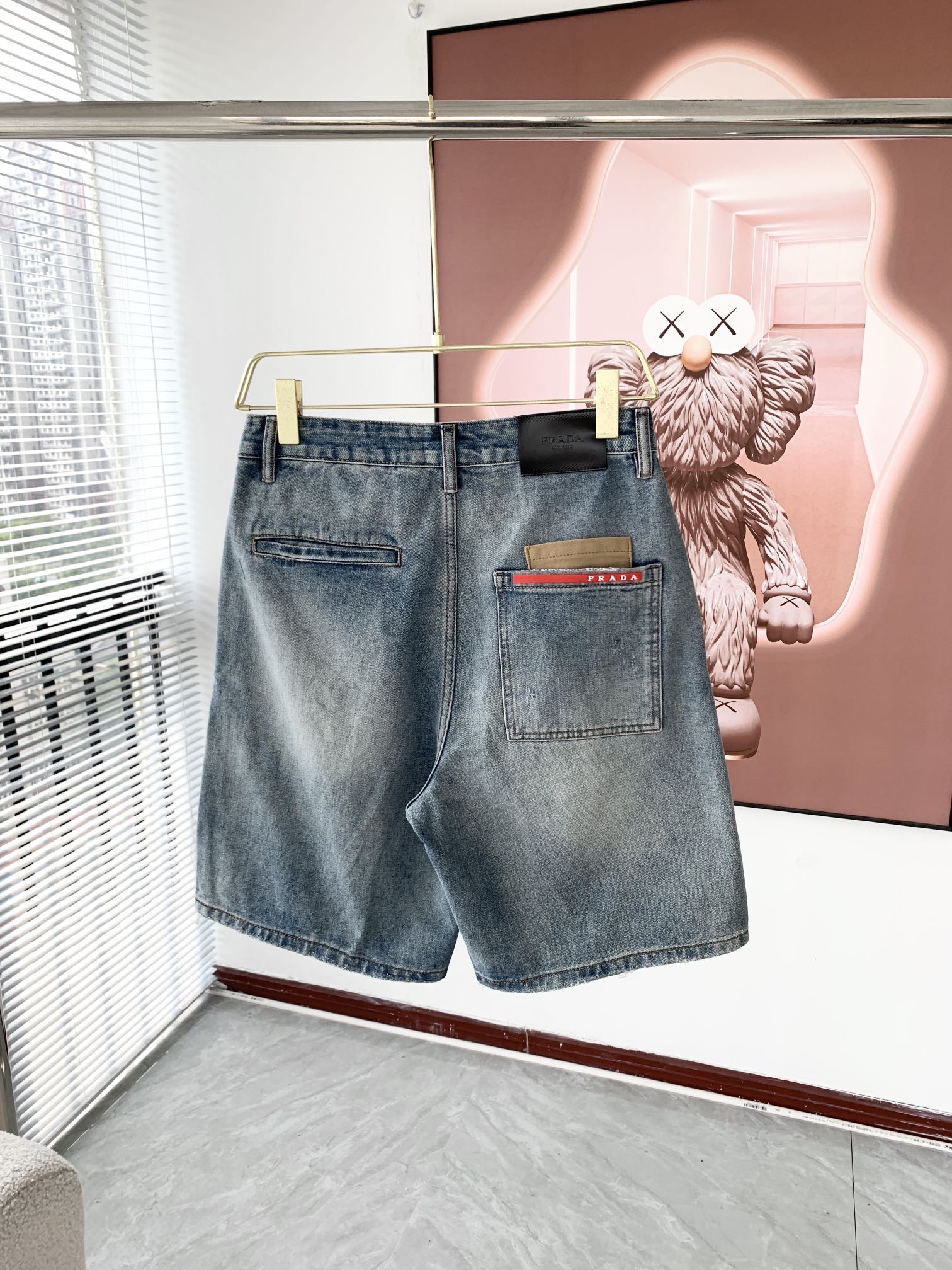 PRA*DA 普拉达 2023春夏新品牛仔短裤发售 3