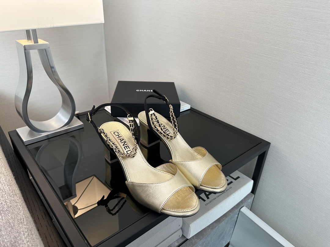Chanel 23A Slingback Heels - Gold Leather with Chain Detail 4 i1690201786 1952 1