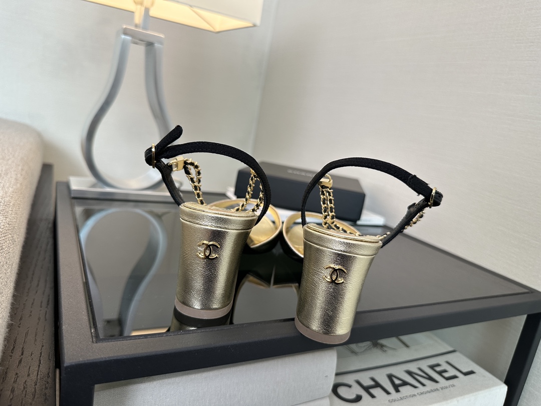 Chanel 23A Slingback Heels - Gold Leather with Chain Detail 6 i1690201786 2554 4