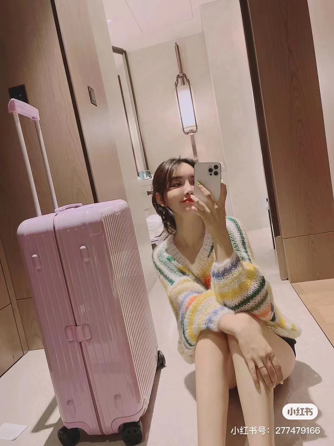 Elegante Maleta Rimowa Essential en Color Macaron para Viajes Inolvidables
