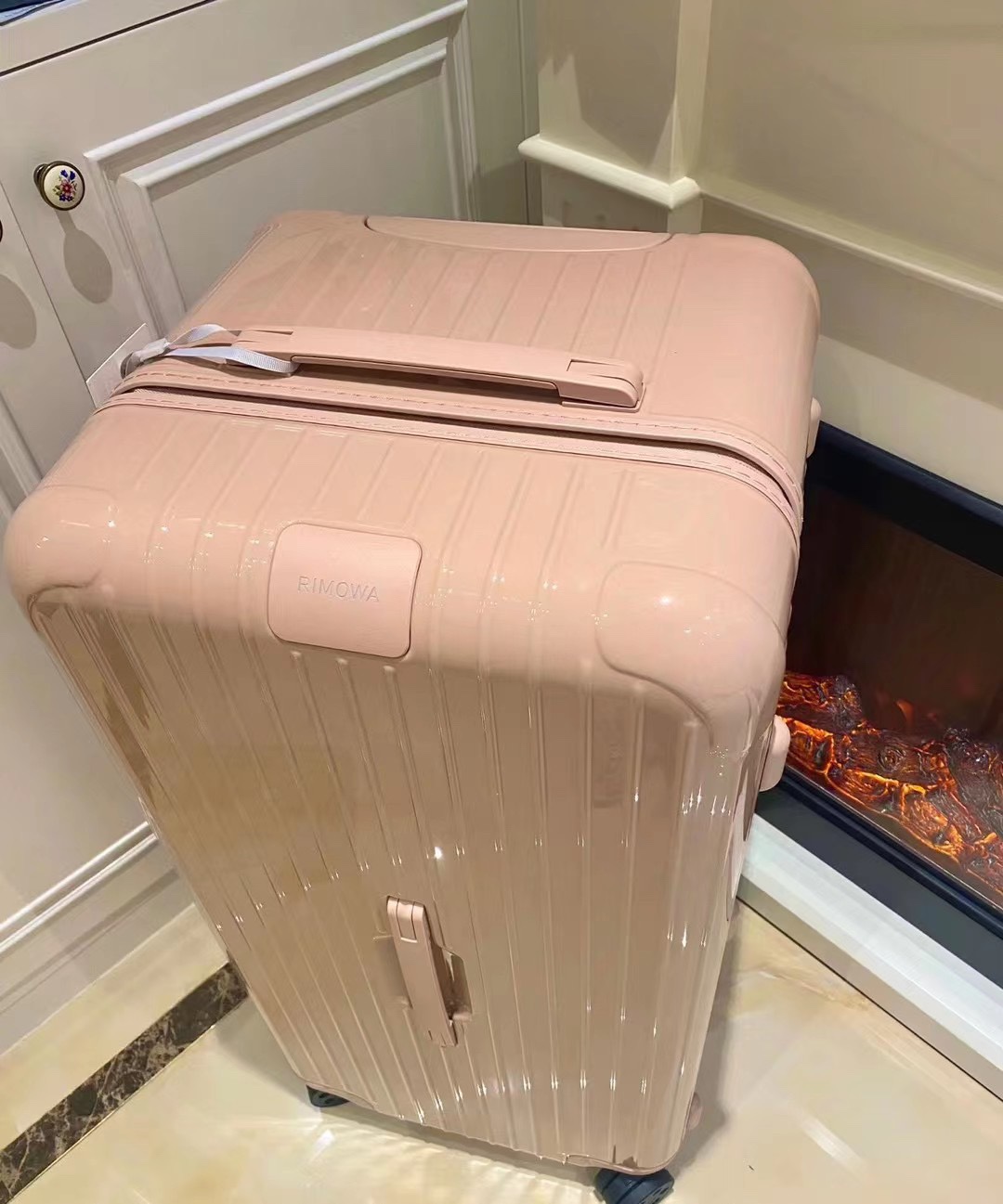 RIMOWA Essential Cabin Suitcase, Lightweight Carry-On Luggage, Pink, 21-33 inch 6 i1690206261 6470 4