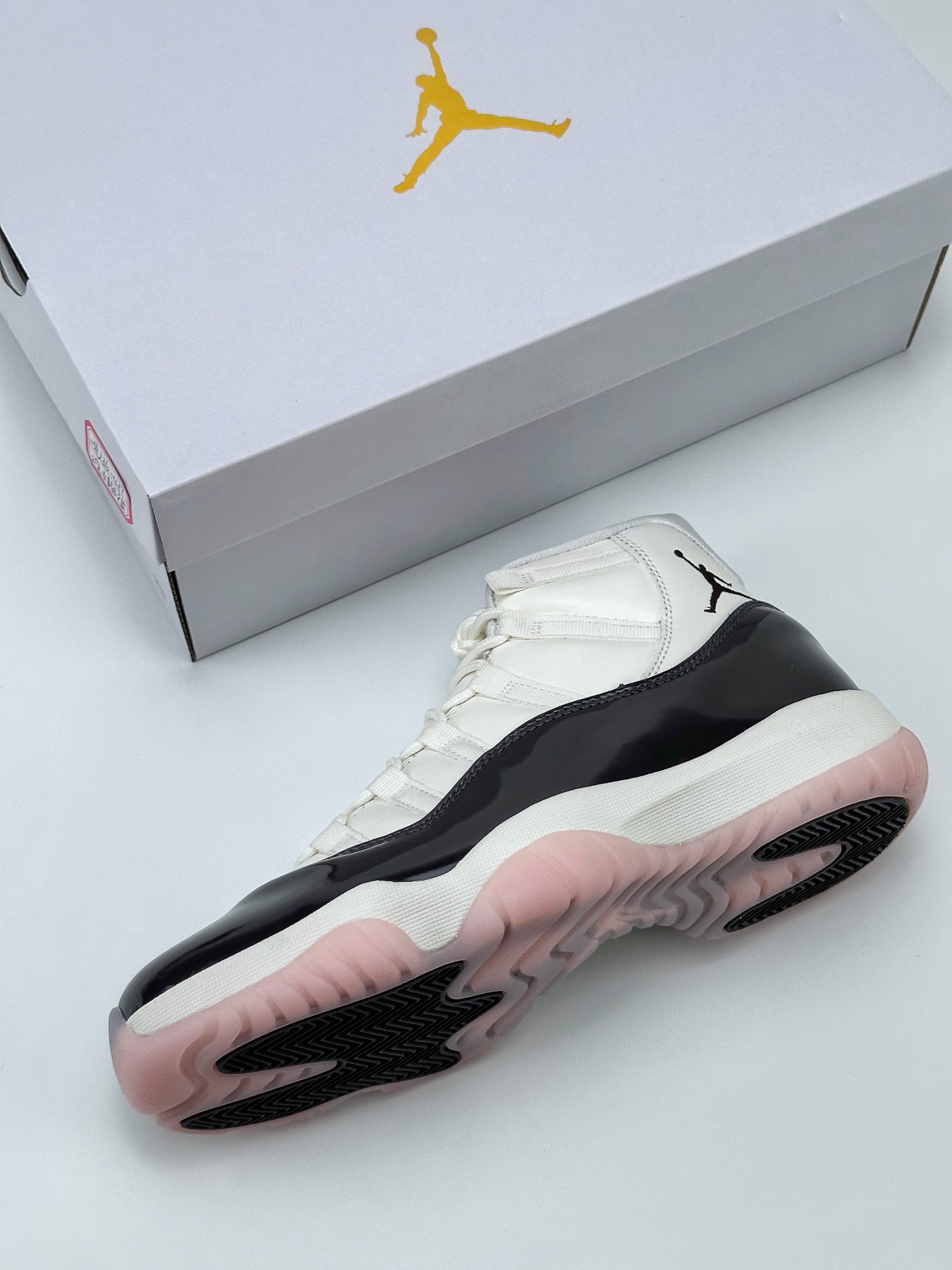 Air Jordan 11 Low ”Neapolitan” Lotus Root Powder AJ11 Foundation Kangkou AR0715-101