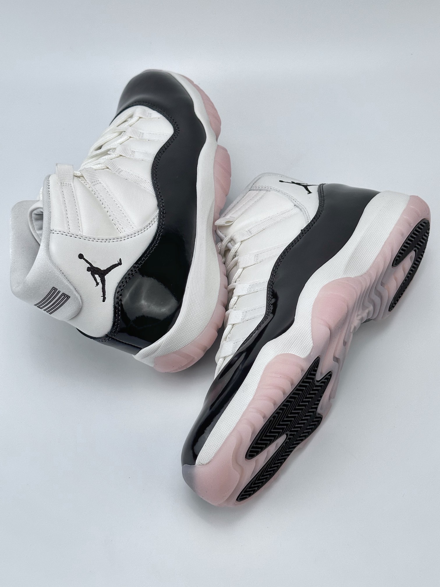 Air Jordan 11 Low ”Neapolitan” Lotus Root Powder AJ11 Foundation Kangkou AR0715-101