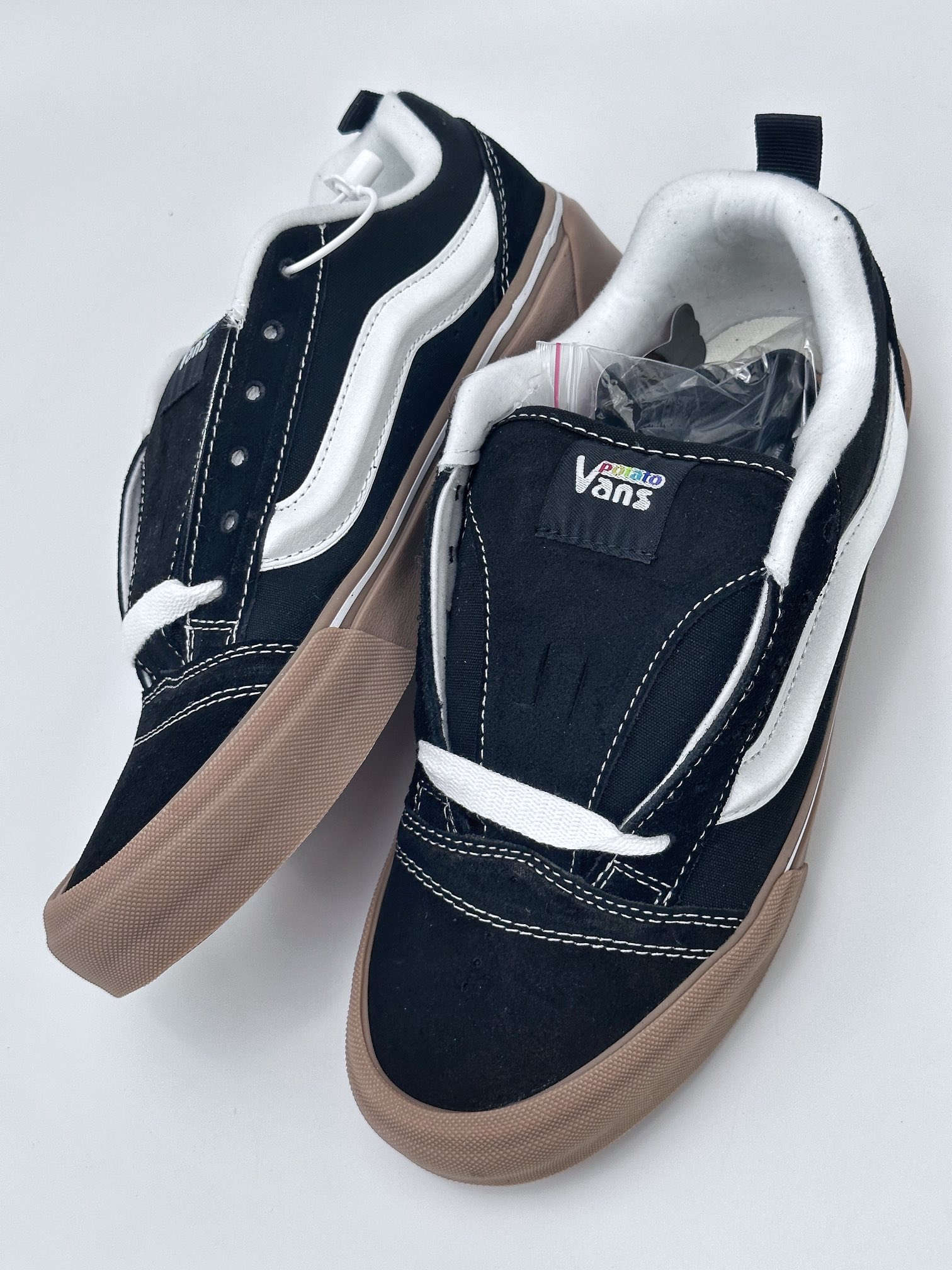 New color matching Vans potato fat version big logo black and white raw rubber canvas shoes