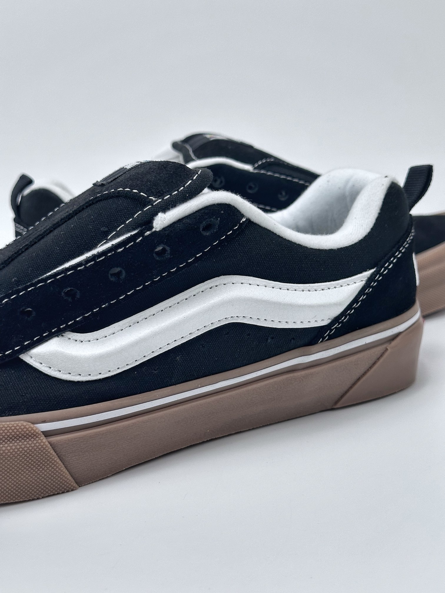 New color matching Vans potato fat version big logo black and white raw rubber canvas shoes