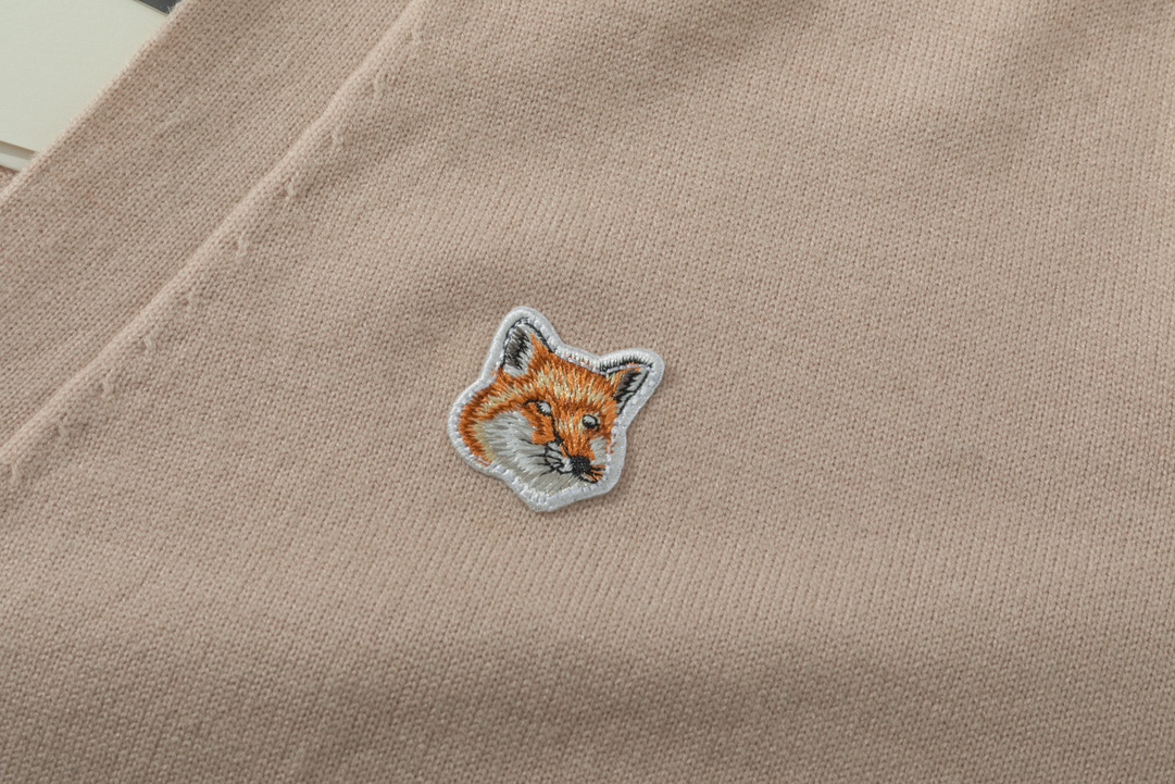 Maison Kitsuné 2023 Classic Fox Head Embroidered Sweater in Various Colors and Sizes - 图片 8