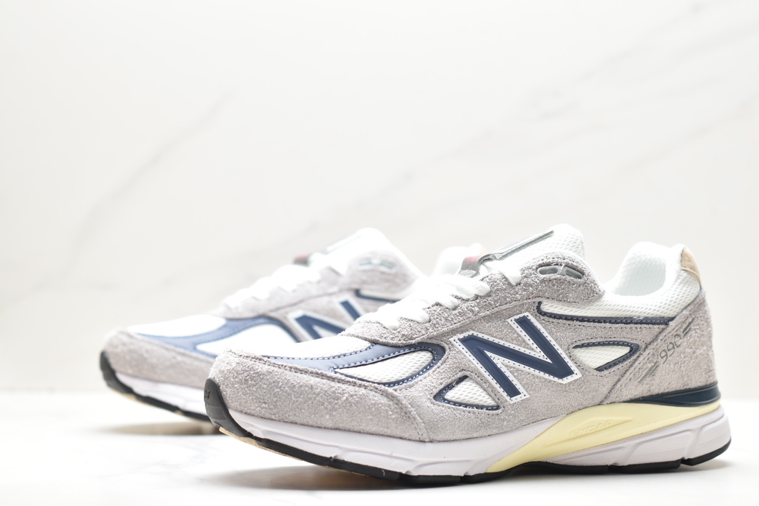 New Balance U990 American-made running shoes, the original ”dad shoe” that came out in 1982, 990 series U990TA4