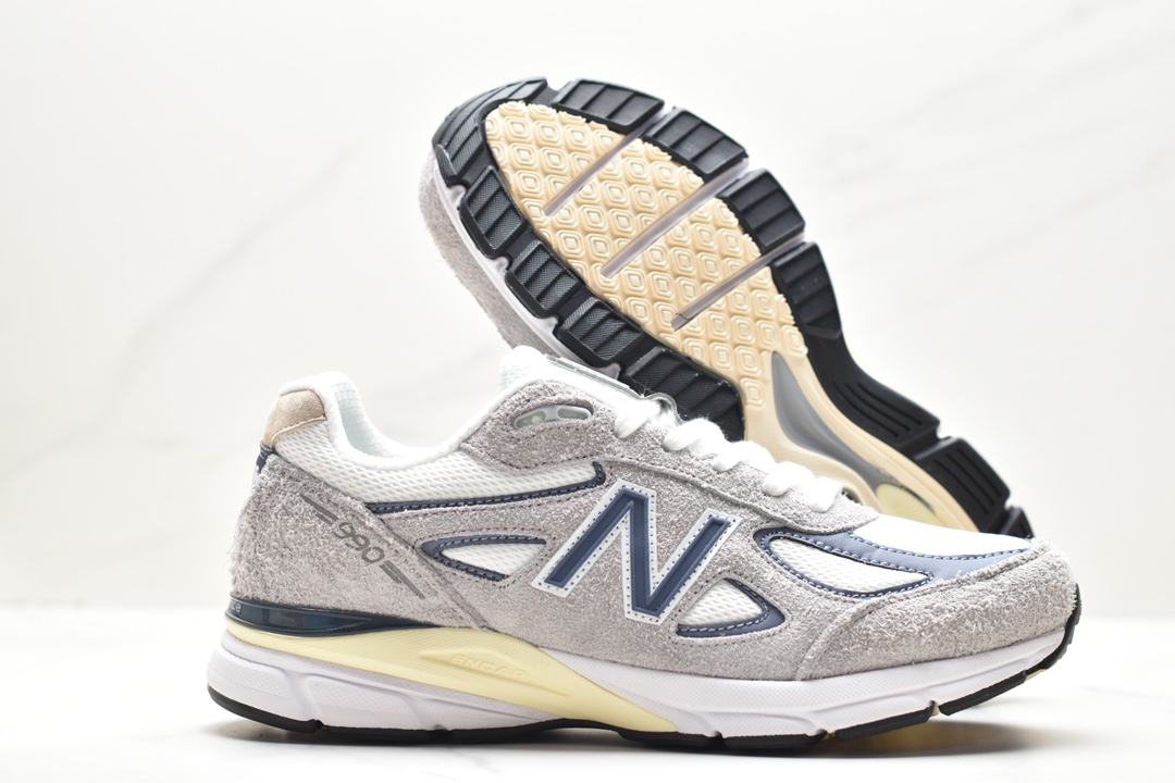 New Balance U990 American-made running shoes, the original ”dad shoe” that came out in 1982, 990 series U990TA4