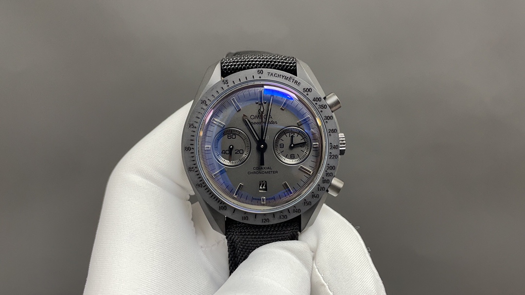 Omega 欧米茄 超霸 月之暗面 44mm 9300机