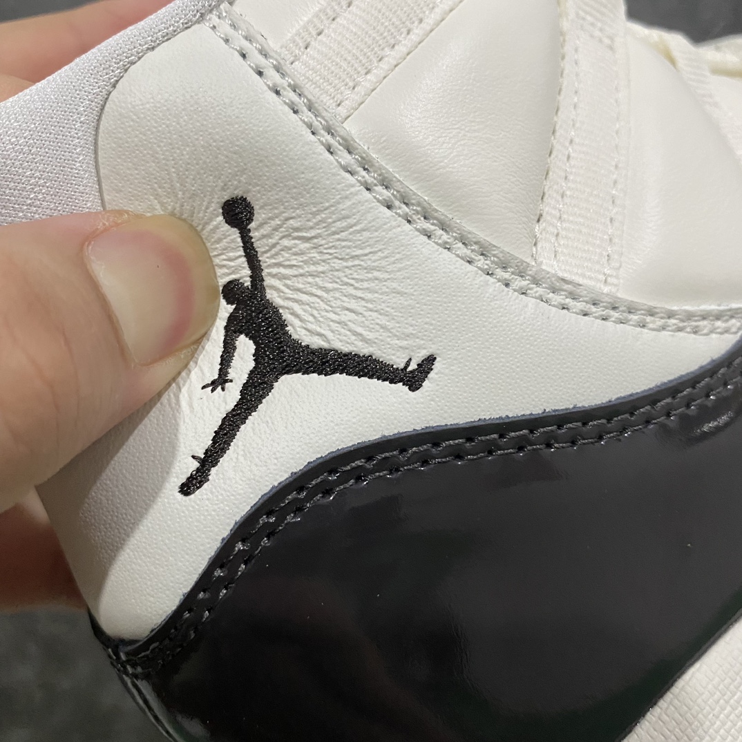 图片[2]-【外贸版】Air Jordan 11 AJ11樱花康扣 AR0715-101n新货无氧化 原楦原档案数据开模打造 原厂中底拉帮钢印 原厂漆皮 防冻不开裂 头层皮料 原装鞋撑 水晶大底正确色度色泽 原楦原数据刺绣 原厂车缝走线及对位 毫厘不差 飞人logo采用原数据电脑刺绣 原装正品碳纤维真实碳板 增强抗扭 原内标 原盒标 正确官方原盒 原厂防氧化水晶外底 原厂配套厂全掌solo气垫 尺码：40-47.5-莆田鞋批发中心