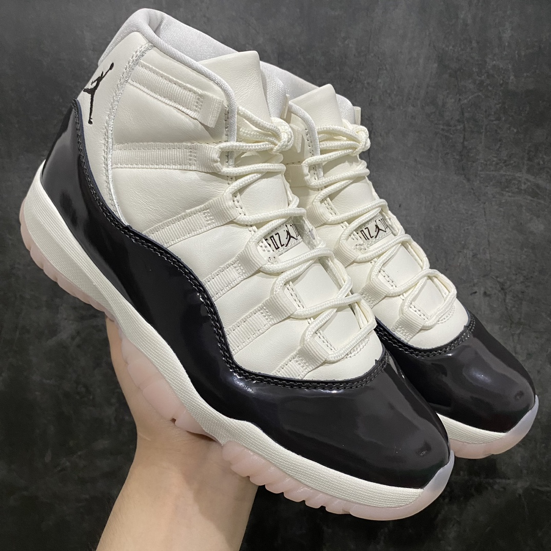 【外贸版】Air Jordan 11 AJ11樱花康扣 AR0715-101n新货无氧化 原楦原档案数据开模打造 原厂中底拉帮钢印 原厂漆皮 防冻不开裂 头层皮料 原装鞋撑 水晶大底正确色度色泽 原楦原数据刺绣 原厂车缝走线及对位 毫厘不差 飞人logo采用原数据电脑刺绣 原装正品碳纤维真实碳板 增强抗扭 原内标 原盒标 正确官方原盒 原厂防氧化水晶外底 原厂配套厂全掌solo气垫 尺码：40-47.5-莆田鞋批发中心