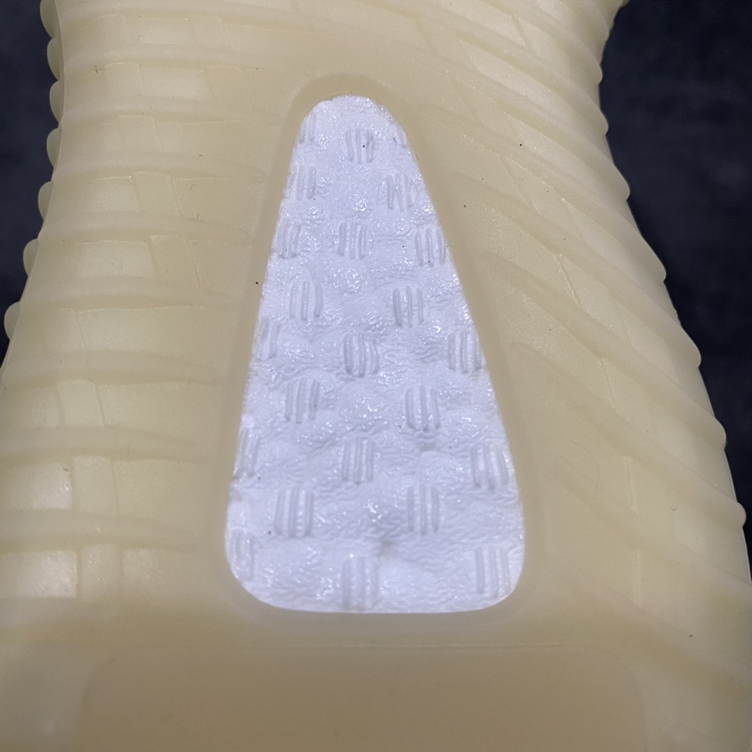 纯原版Yeezy350V2沼泽侧透满