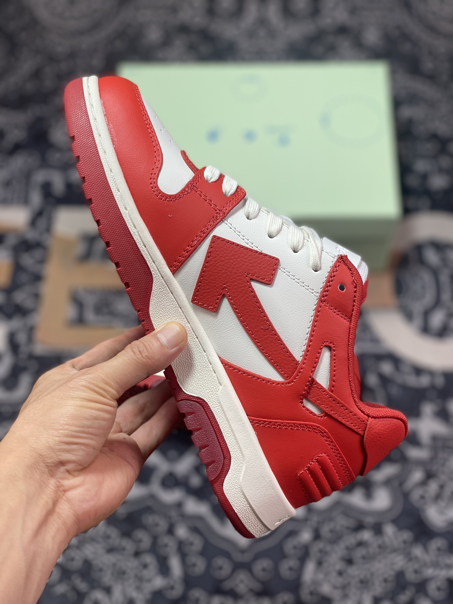 Off-White c/o Virgil Abloh Out Of Office Low-top Leather Sneakers”OOO” series low-top sneakers ”leather big red beige red letters graffiti arrows” OMIA189F22LEA0001128