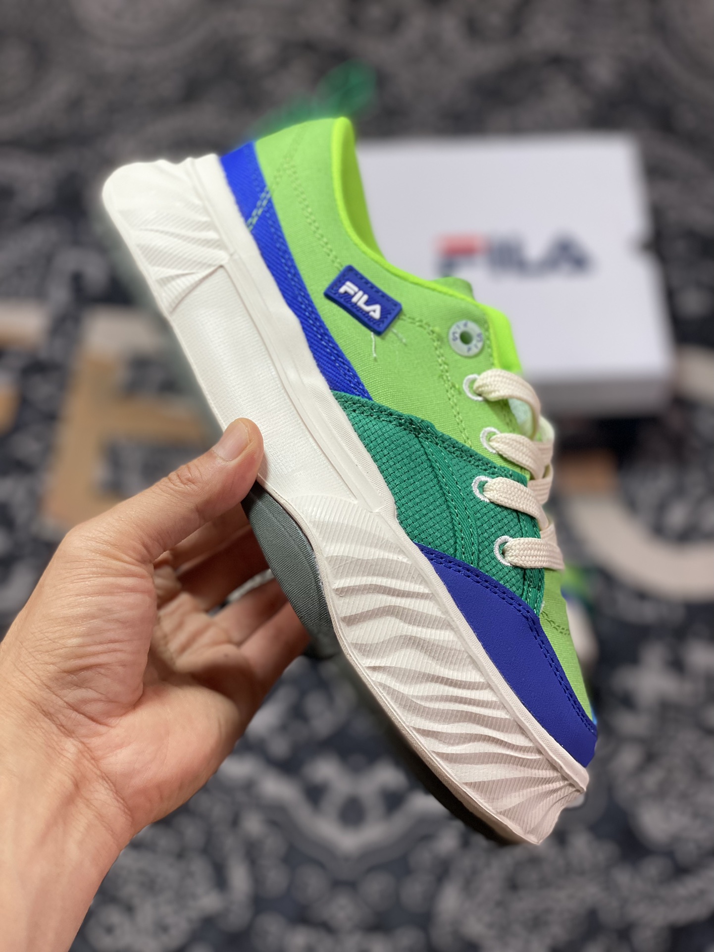 180 斐乐Fila FOSSO Heritage Canvas 川行系列低帮轻量板鞋“帆布青绿宝蓝”F12W322301FJS