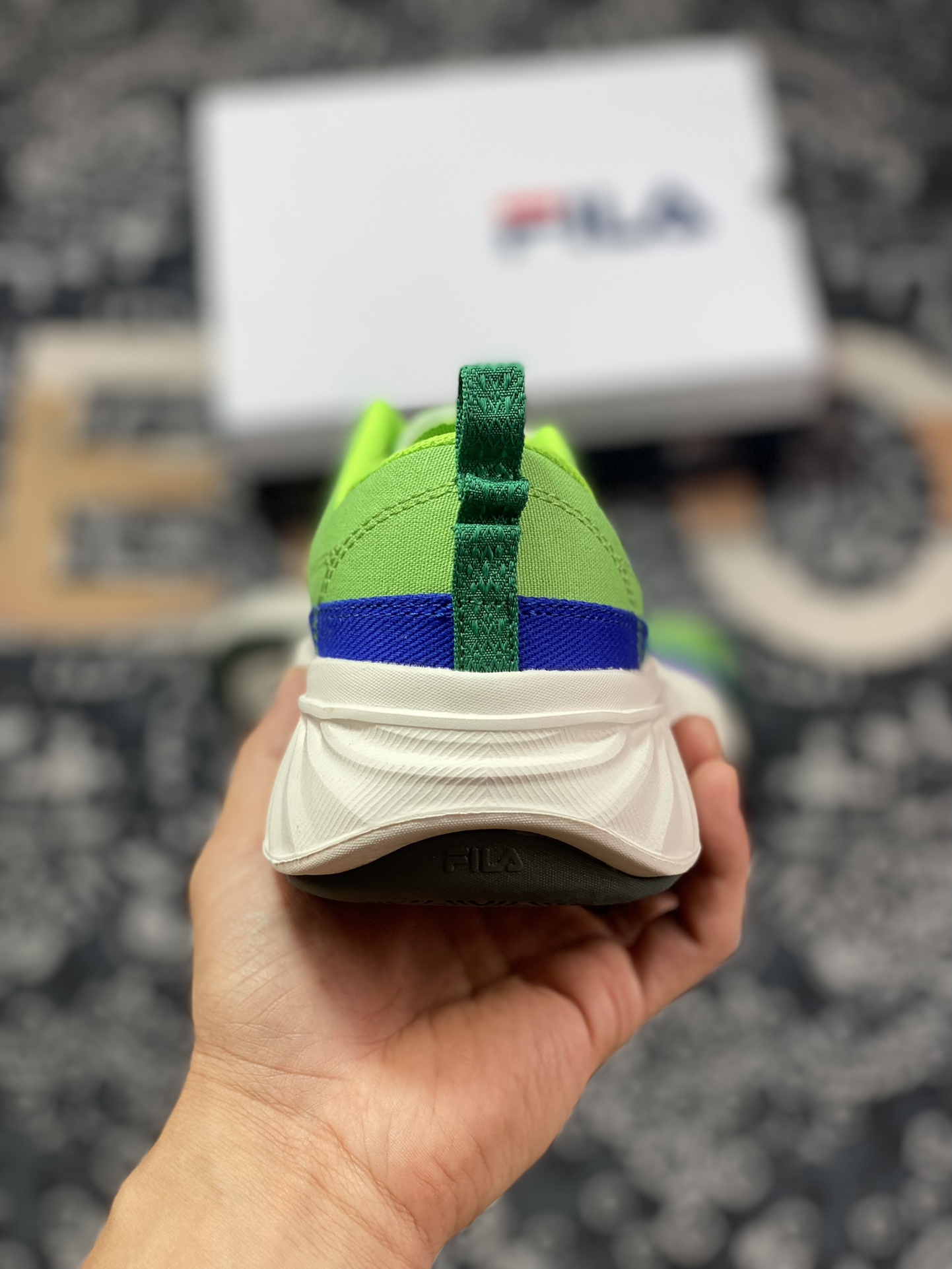 180 斐乐Fila FOSSO Heritage Canvas 川行系列低帮轻量板鞋“帆布青绿宝蓝”F12W322301FJS