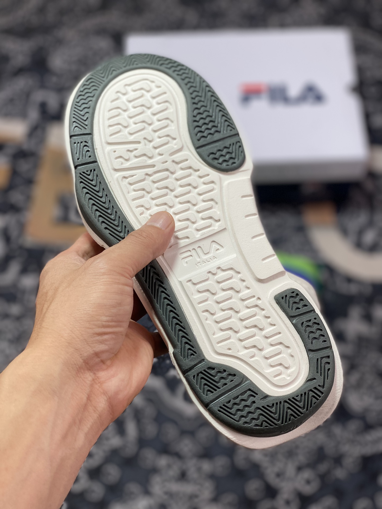 180 斐乐Fila FOSSO Heritage Canvas 川行系列低帮轻量板鞋“帆布青绿宝蓝”F12W322301FJS