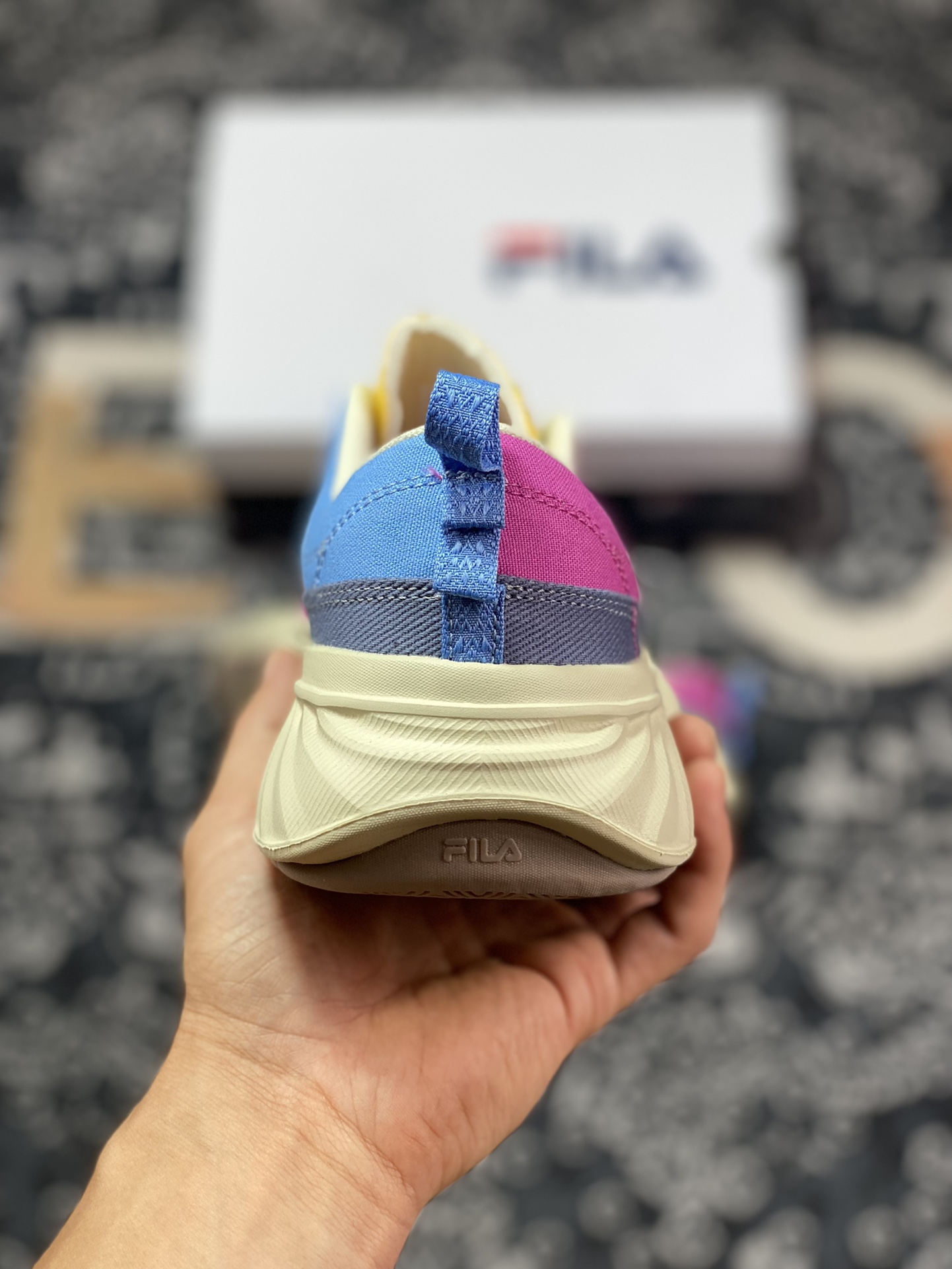 180 斐乐Fila FOSSO Heritage Canvas 川行系列低帮轻量厚底松糕板鞋“帆布黄浅蓝紫”F12W322301FRL