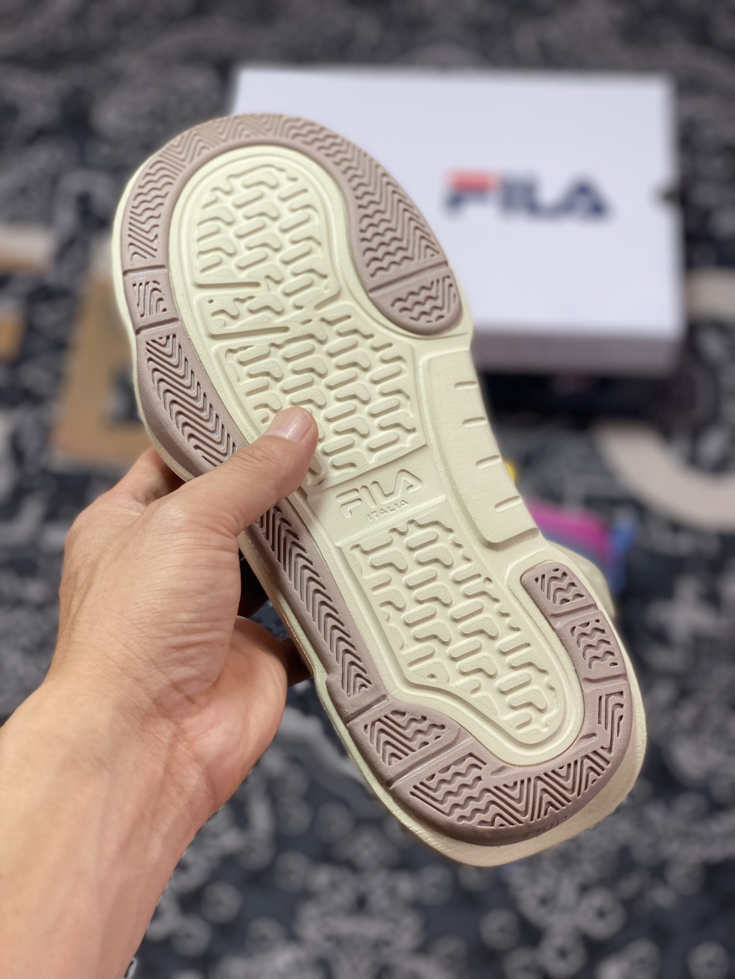 180 斐乐Fila FOSSO Heritage Canvas 川行系列低帮轻量厚底松糕板鞋“帆布黄浅蓝紫”F12W322301FRL