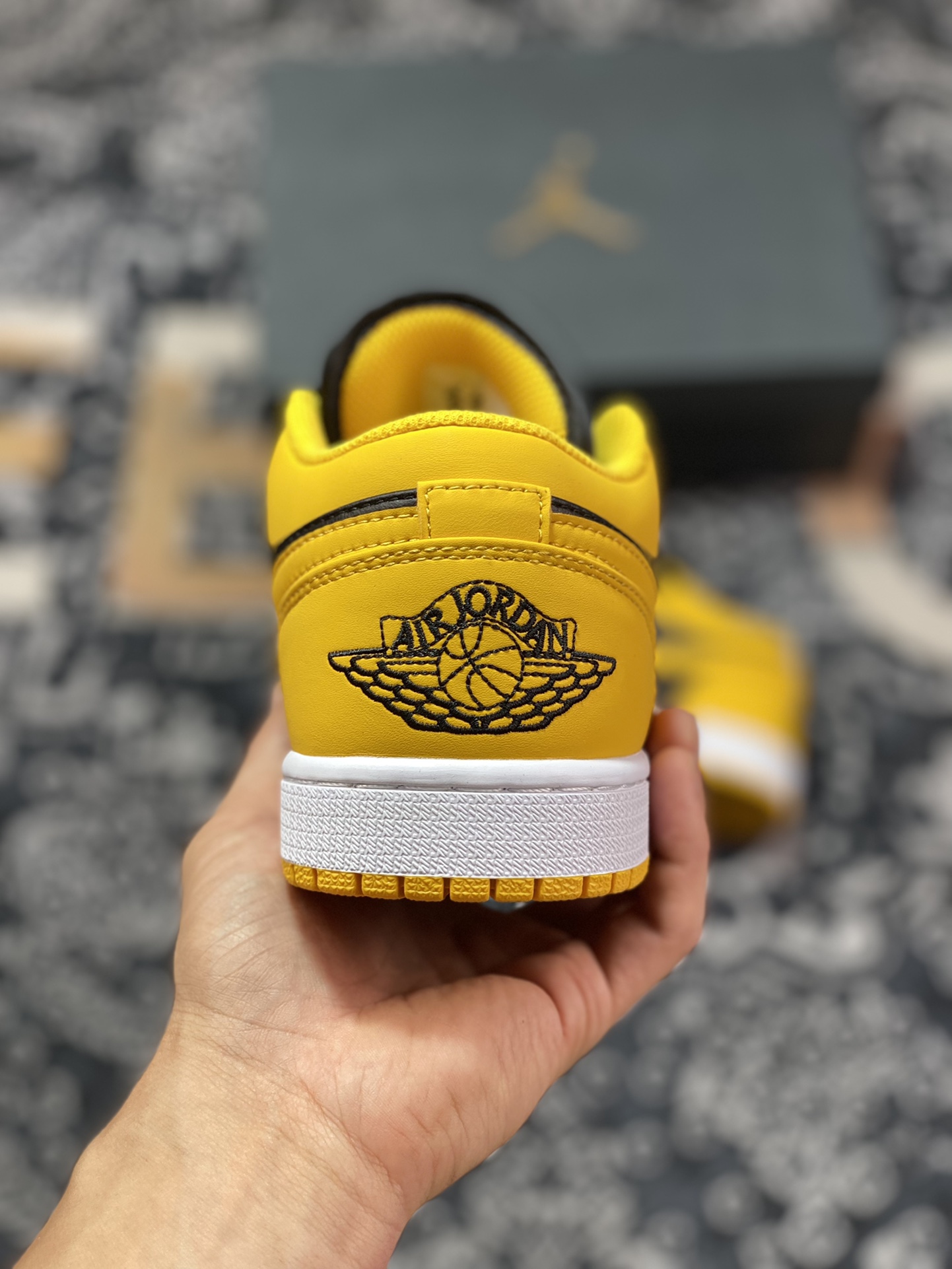 Air Jordan 1 Low OG ”Yellow Ochre” AJ1 Jordan 1 black and yellow low-top cultural casual sneakers 553558-072