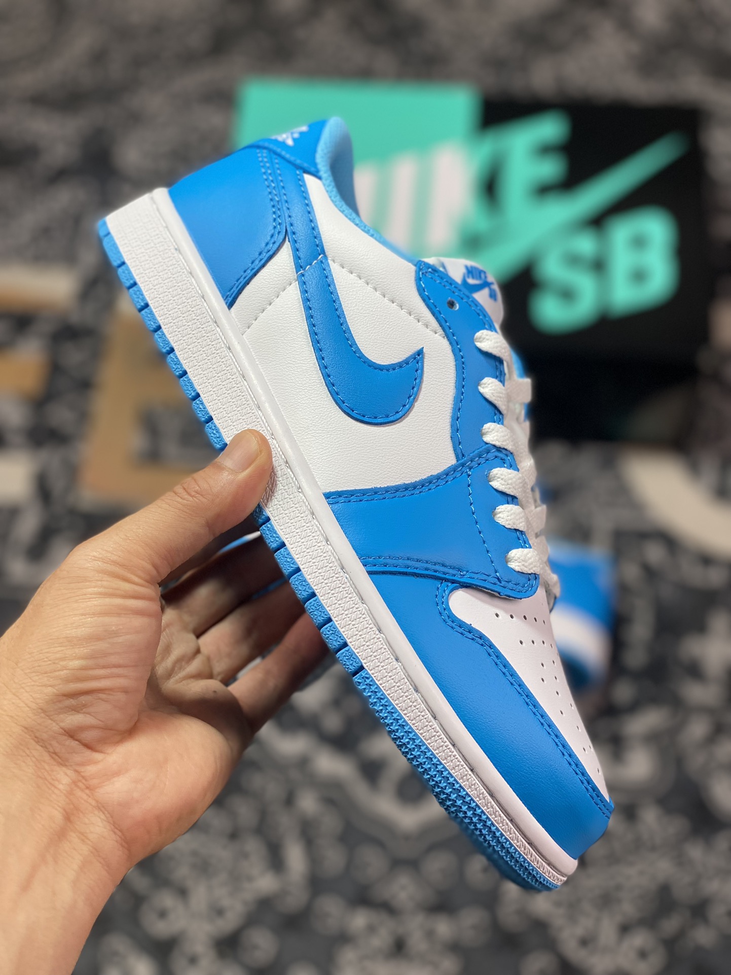 NK SB x Air Jordan 1 Low North Carolina Blue CJ7891-401