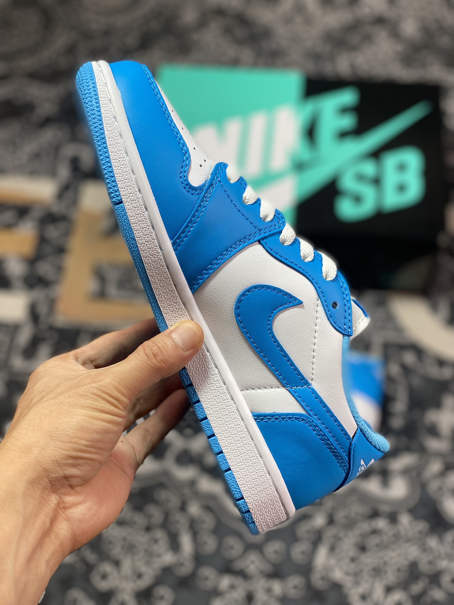 NK SB x Air Jordan 1 Low North Carolina Blue CJ7891-401