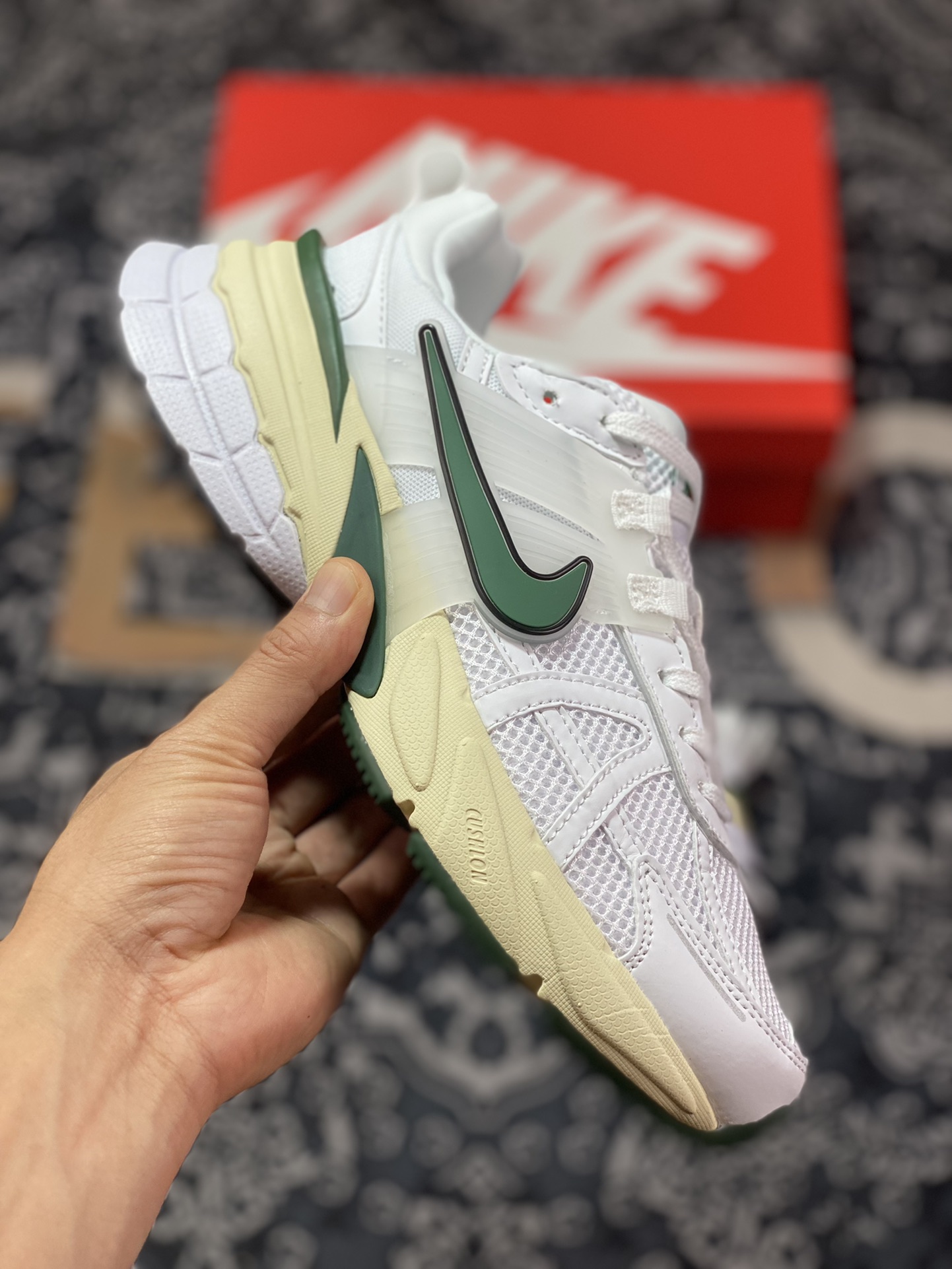 220 RA Nike Runtekk Summit White Metallic Silver 佛莫罗复古单品 复古老爹鞋跑步鞋 FD0736-101