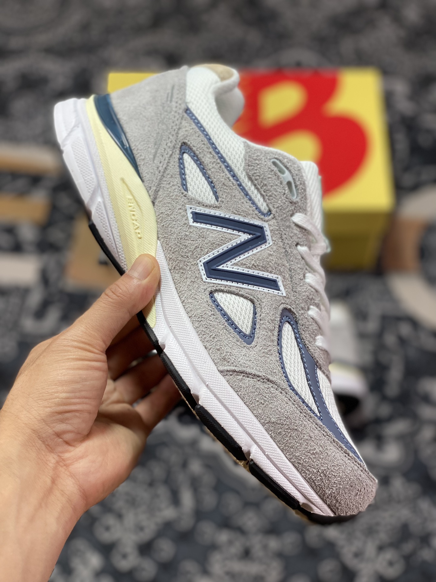 New Balance in USA M990V4 ”Grey Day” series American-made running shoes ”Original Gray Navy Blue Oxidation” U990TA4