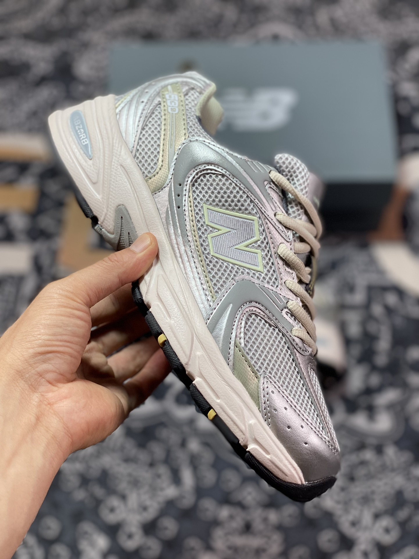 150 新百伦New Balance MR530系列 复古老爹风网布跑步休闲运动鞋  MR530KMW