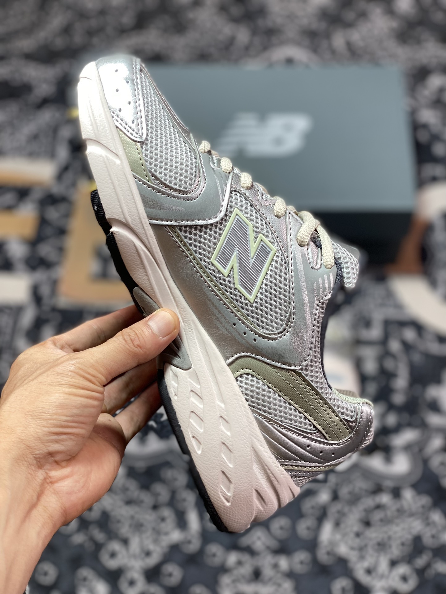 150 新百伦New Balance MR530系列 复古老爹风网布跑步休闲运动鞋  MR530KMW