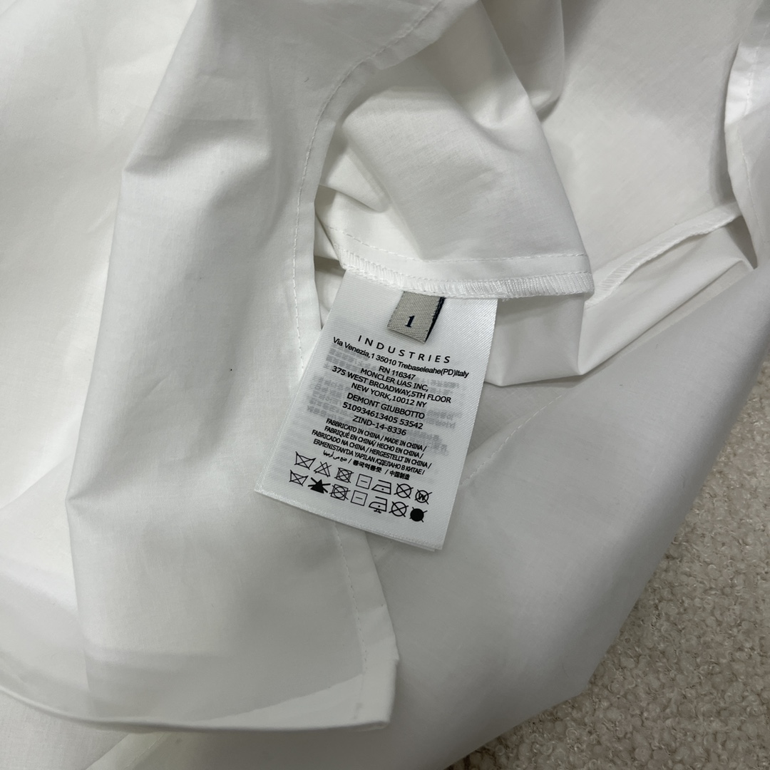 Moncler2024新款应客户要求订单订制长袖款式进口府绸纯棉假两件套连衣裙优雅大方且休闲的装扮下摆大