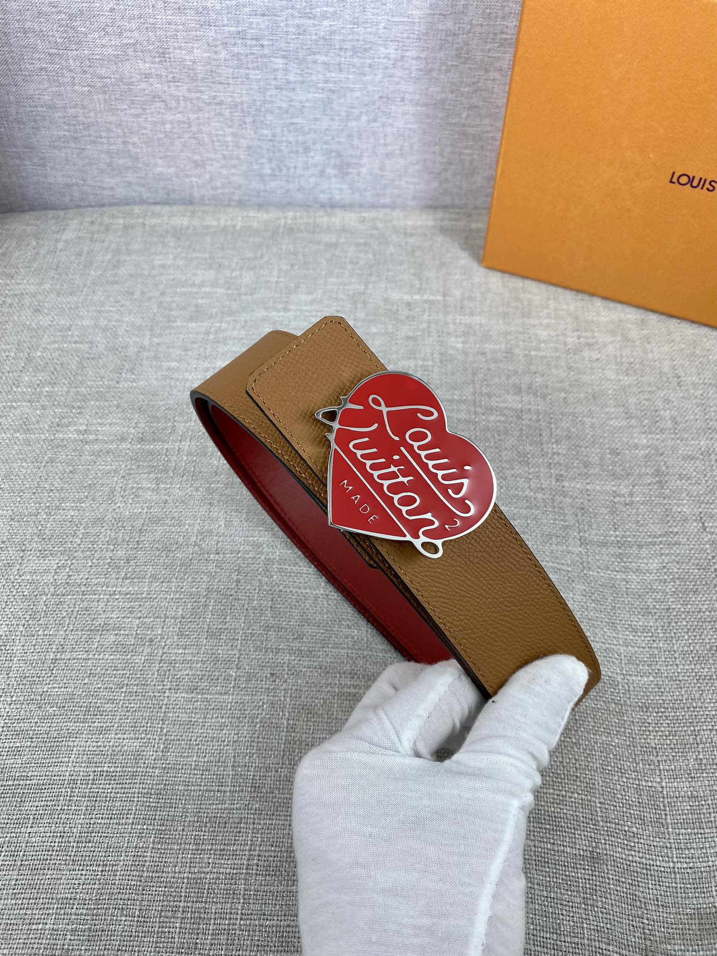 LVFrosted40毫米双面腰带聚