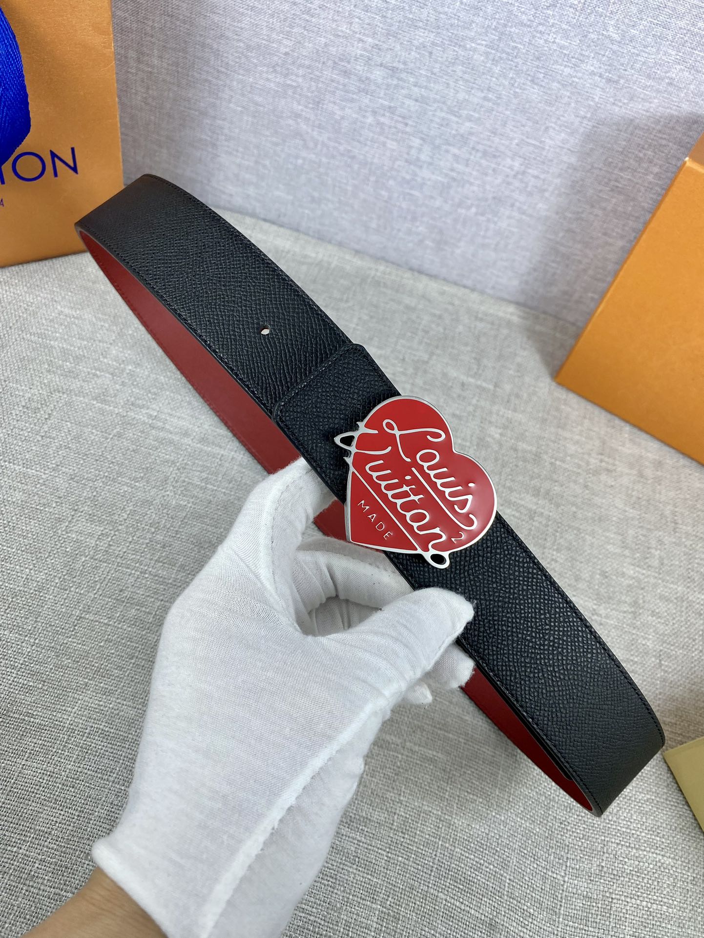 LVFrosted40毫米双面腰带聚