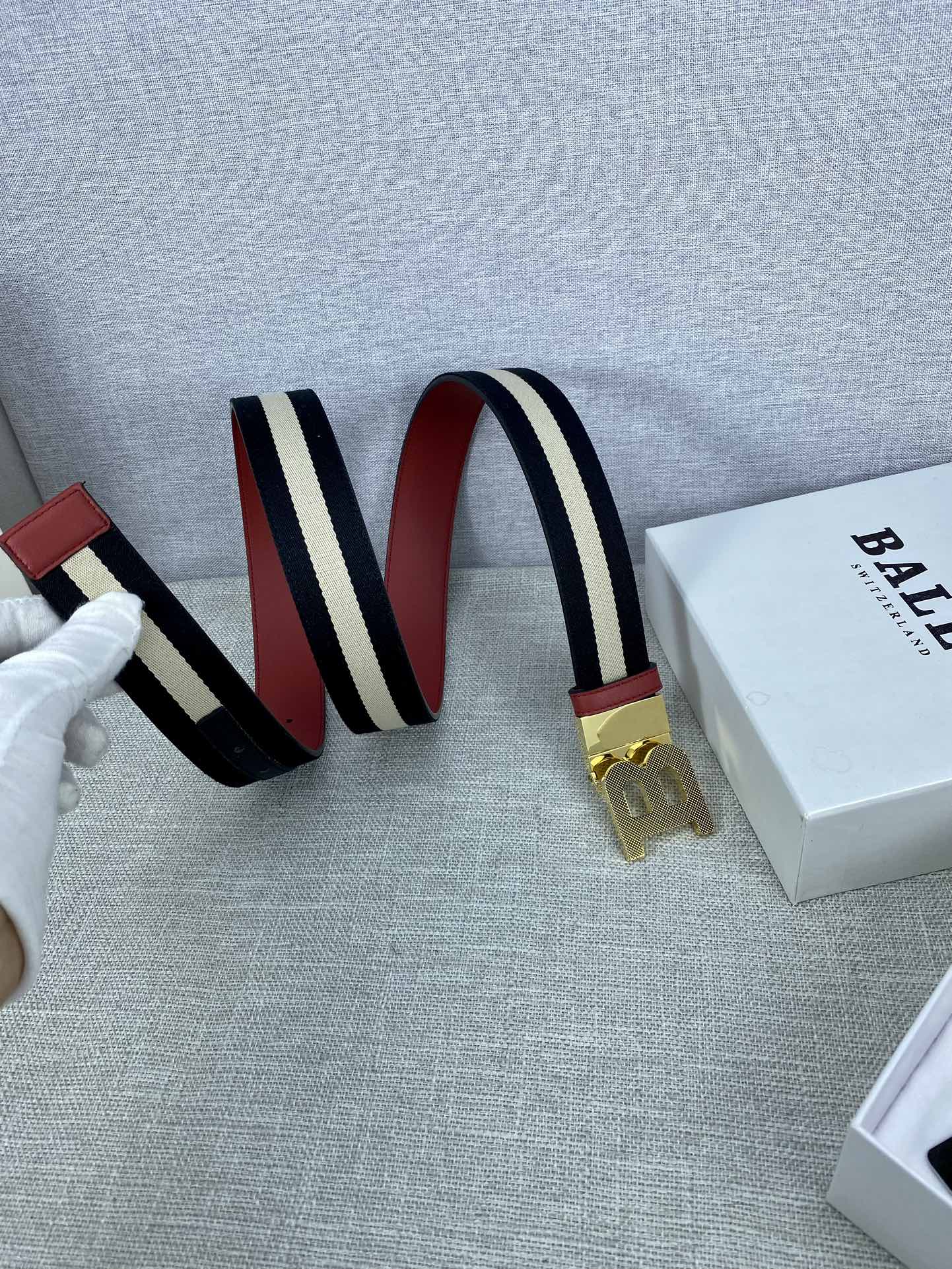 这款BBuckle腰带以合成织物制成