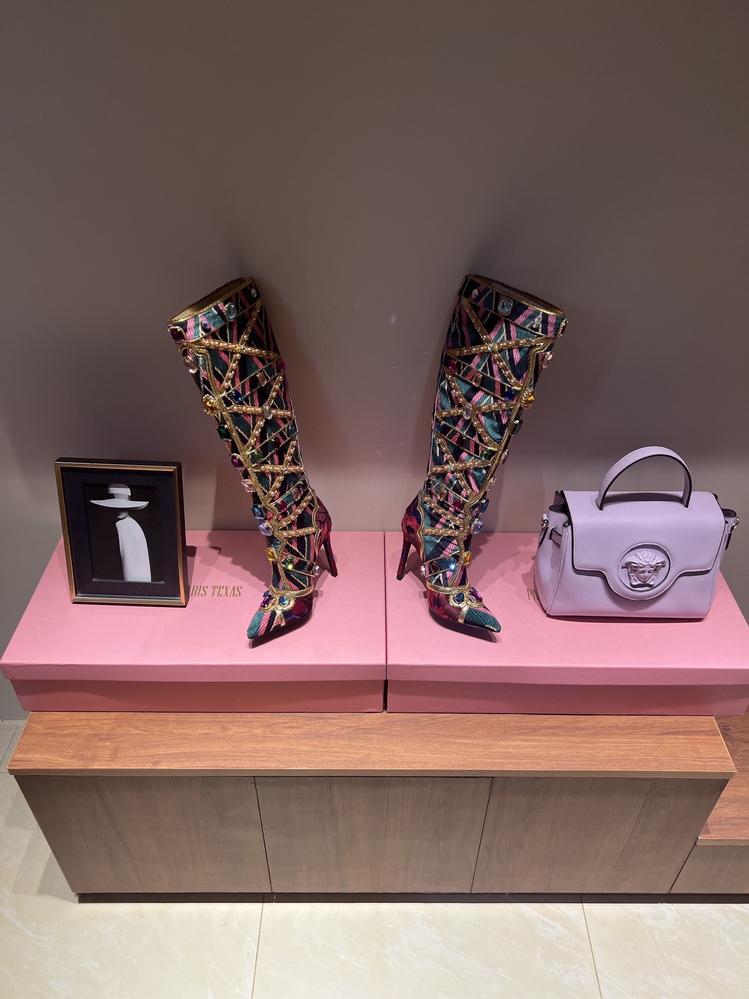 Dolce & Gabbana Water Drilling King: Luxury Shoes with Italian Aesthetics - 图片 3