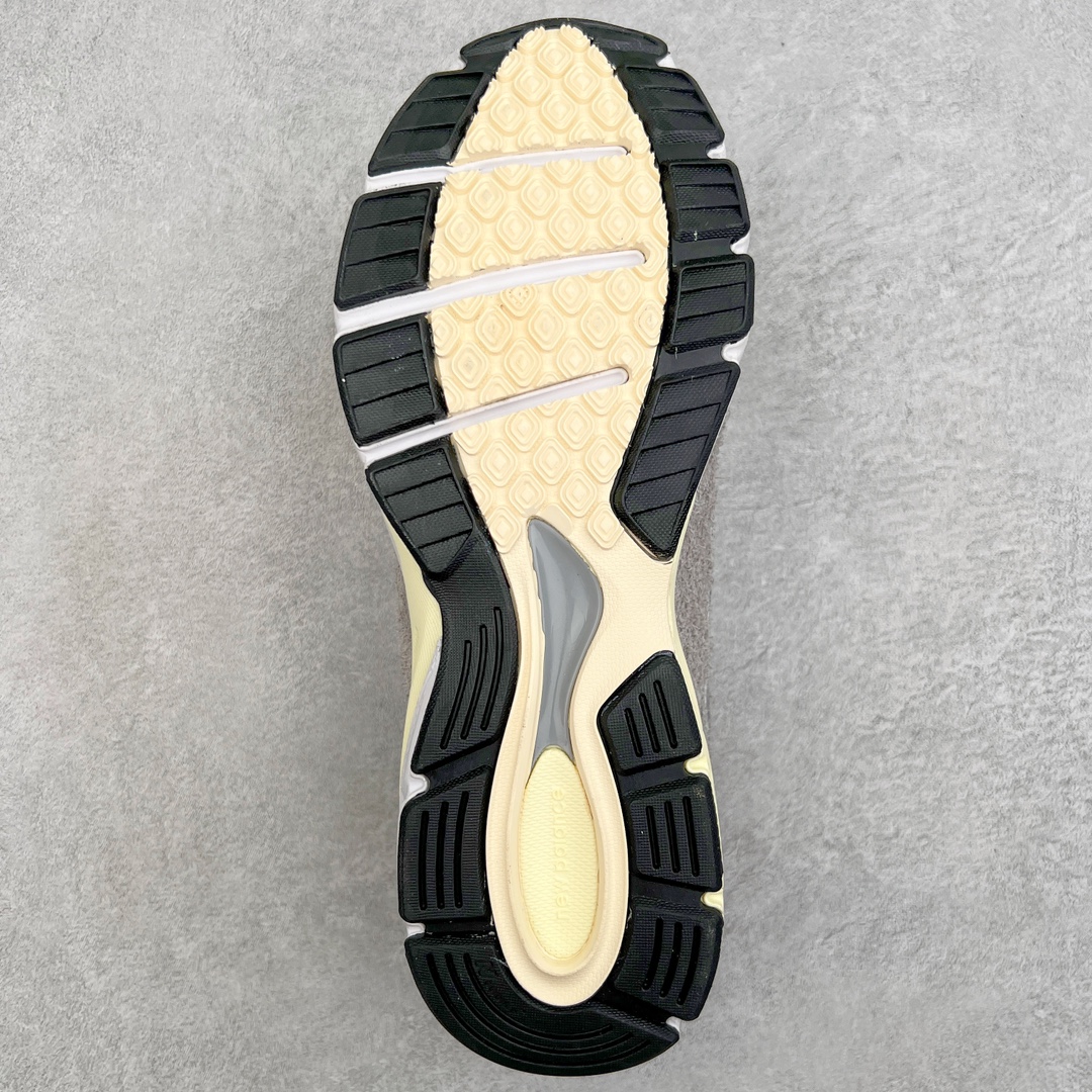 图片[9]-＃K版纯原 New Balance in USA M990V4 新百伦NB系列美产血统经典复古休闲运动百搭老爹跑步鞋 990V4延续了品牌引以为傲的精湛制鞋技艺及经典复古轮廓 同时中底结合新的ACTIVE lite和PU材料 重新诠释ENCAP科技 带来绝佳缓震体验 于细节处 全鞋360度的3M反光设计 及鞋舌固定功能上的提升 配以全新的N标设计更是带来绝佳的用户体验 尺码：36 37 37.5 38 38.5 39 40 40.5 41.5 42 42.5 43 44 44.5 45-选品中心