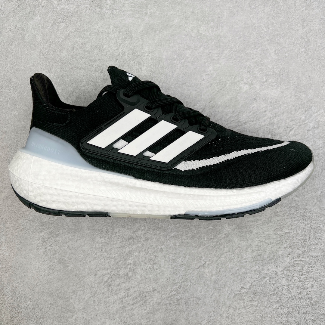 💰170 ＃X版纯原福利‼AD Ultra Boost Light UB2023系列低帮袜套式针织透气缓震休闲运动慢跑鞋 HP9203 历经10年不断创新以科技重塑跑步推出全新超轻新科技跑鞋 力求为跑步添活力 搭载LIGHT BOOST中底的新鲜演绎 无论节奏快慢、距离长短 伴你活力畅跑 延续了该系列的设计语言 采用分区编织鞋面 鞋头处网眼孔洞更大 提升透气性 一体式鞋舌 避免运动中出现偏移 实现鞋脚一体性 鞋侧 TPU 材质 有效提供支撑性 镂空的设计 同时减轻整体重量 最明显的则是中底部分 不仅是厚度夸张 大家最熟悉的 Boost 材质终于迎来升级 减重 30% 带来更轻量化的上脚感受 SIZE：36 36.5 37 38 38.5 39 40 40.5 41 42 42.5 43 44 44.5 45 编码：by2936040-莆田鞋批发中心