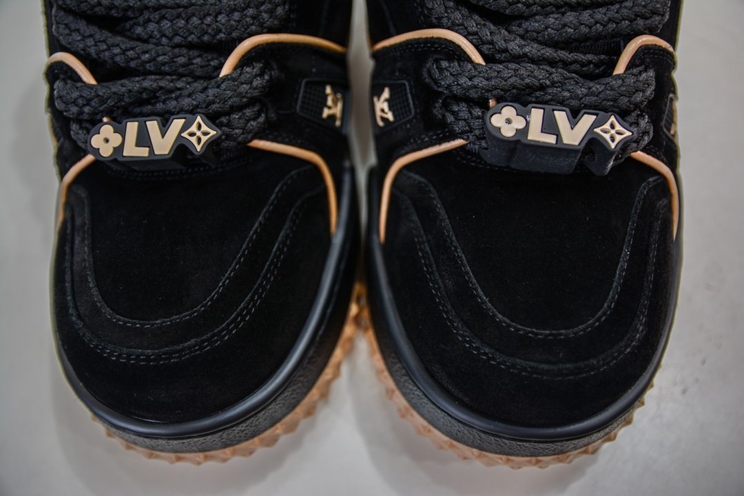 LV Trainer, the top version, is the first choice for high-end buyers