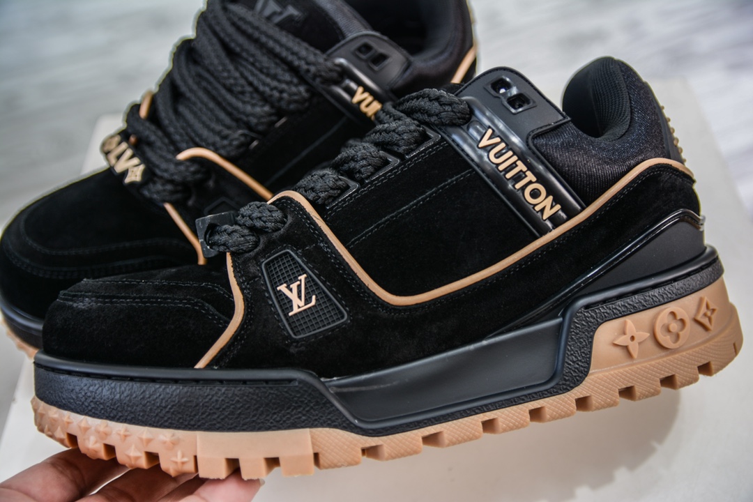 LV Trainer, the top version, is the first choice for high-end buyers